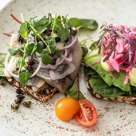 فندق Toppen Af 4*