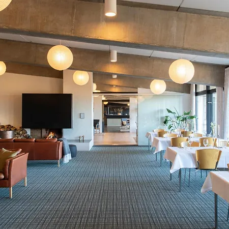 فندق Toppen Af 4*